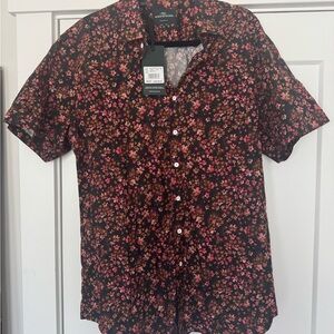 NWT Rodd & Gunn Men’s Black Floral Short Sleeve Shirt